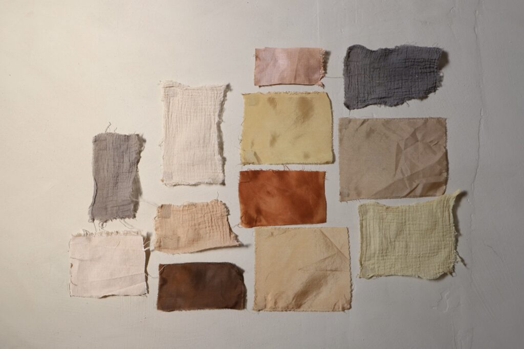 Colours from St. Johns-wort natural dye 